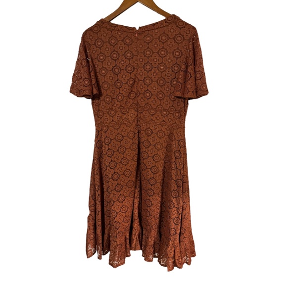 NWT Kiyonna Middleton Lace Dress Size 0 in Rust Brown - Picture 5 of 6